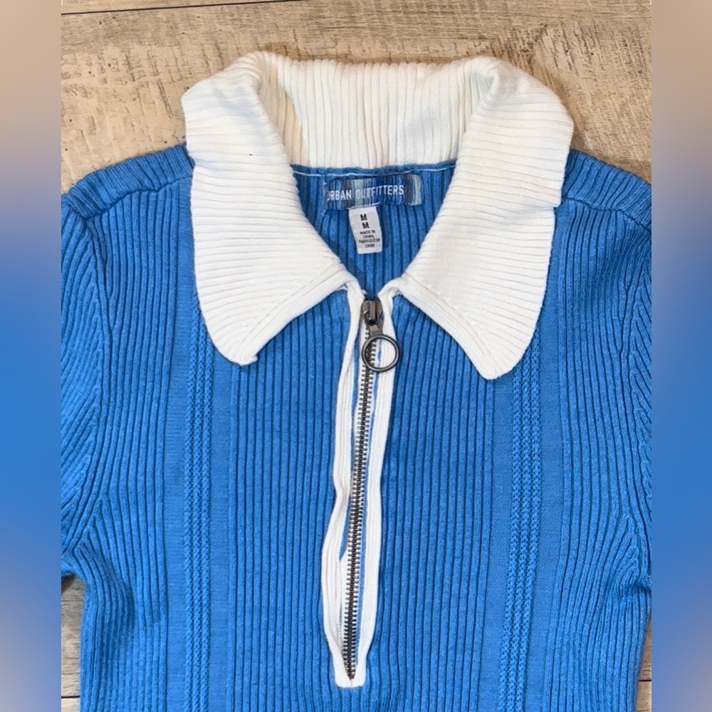 Urban Outfitters Women’s 1/2 Zip Polo Sweater Size Medium - Picture 5 of 9
